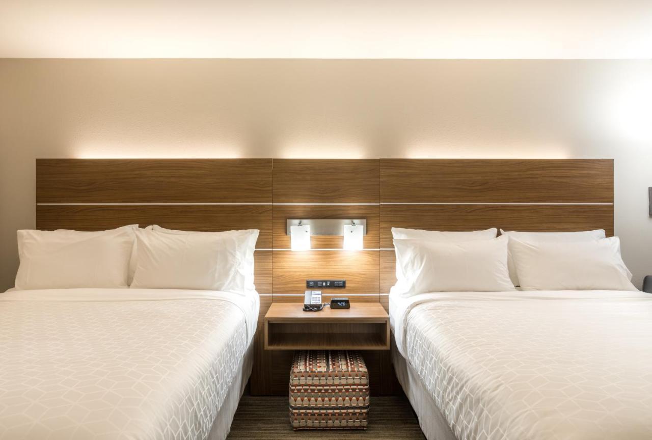 Holiday Inn Express & Suites Greenville S - Piedmont By Ihg Екстер'єр фото