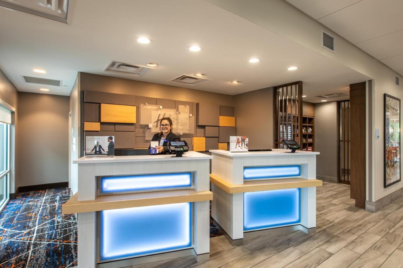 Holiday Inn Express & Suites Greenville S - Piedmont By Ihg Екстер'єр фото