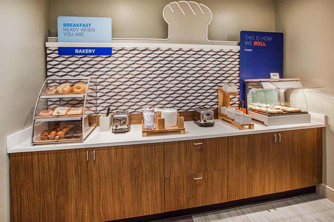 Holiday Inn Express & Suites Greenville S - Piedmont By Ihg Екстер'єр фото